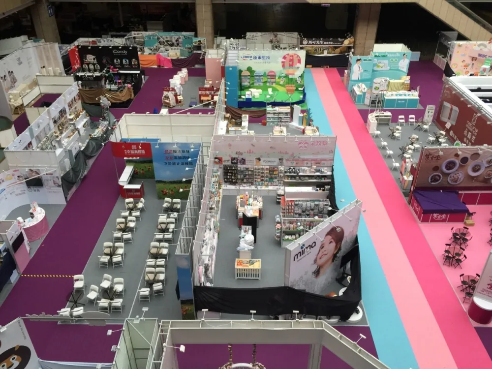婦幼展．四色走道造型
